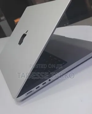 New Laptop Apple MacBook Pro 2024 M4 16GB Apple M4 Pro SSD 512GB