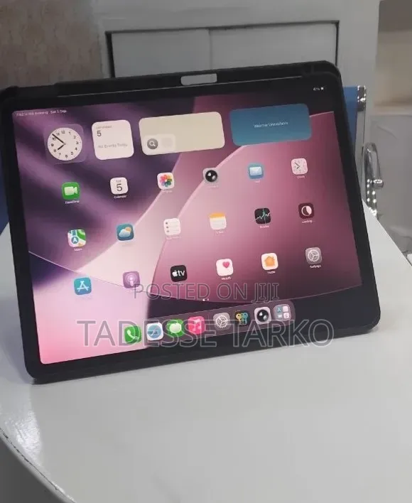 New Apple iPad Pro 1 TB Silver