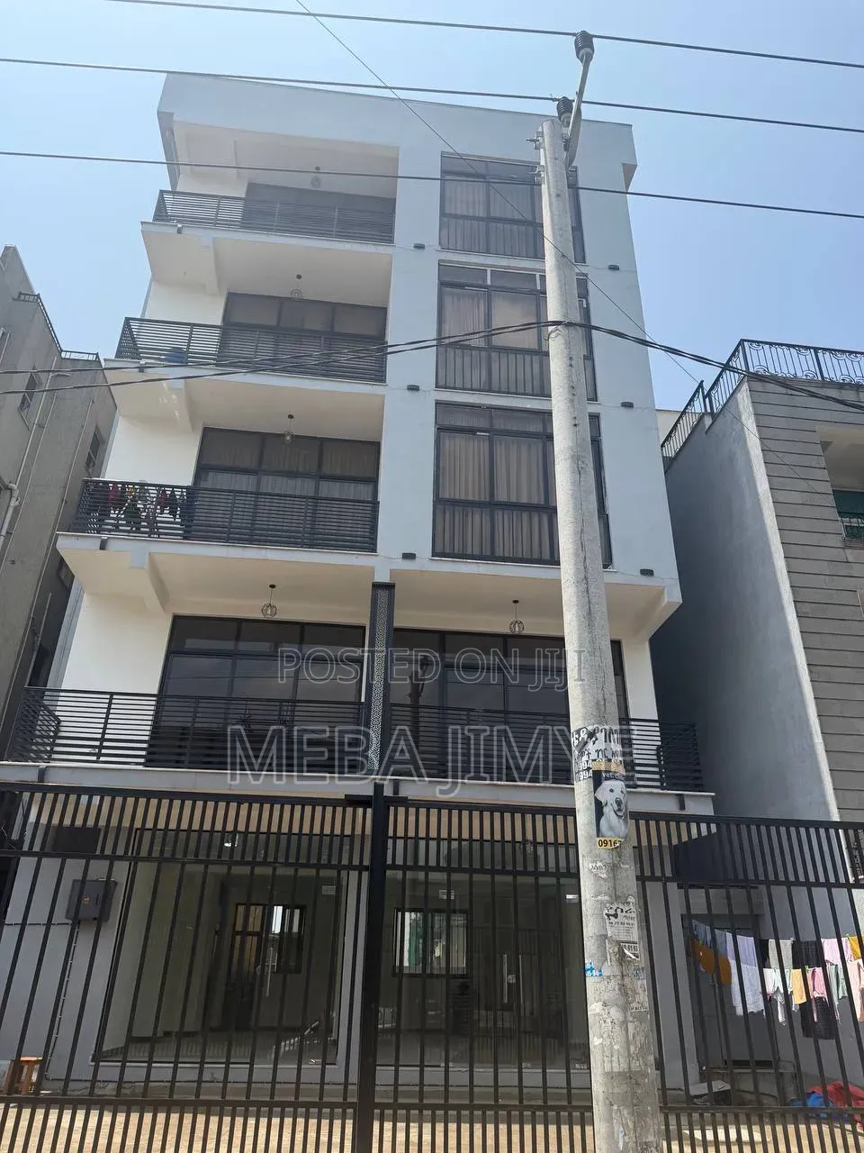 6bdrm Apartment in መባ, Yeka for sale