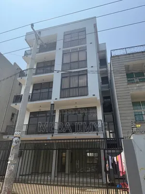 6bdrm Apartment in መባ, Yeka for sale