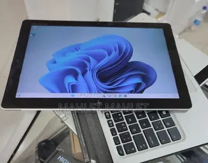 New Laptop HP Elite X2 G8 8GB Intel Core i5 SSD 128GB