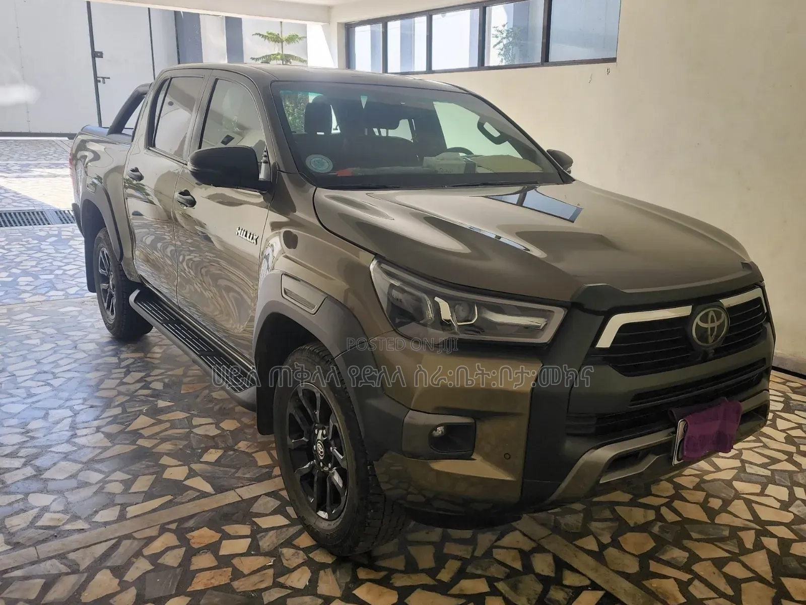 Toyota Hilux 2022 Orange