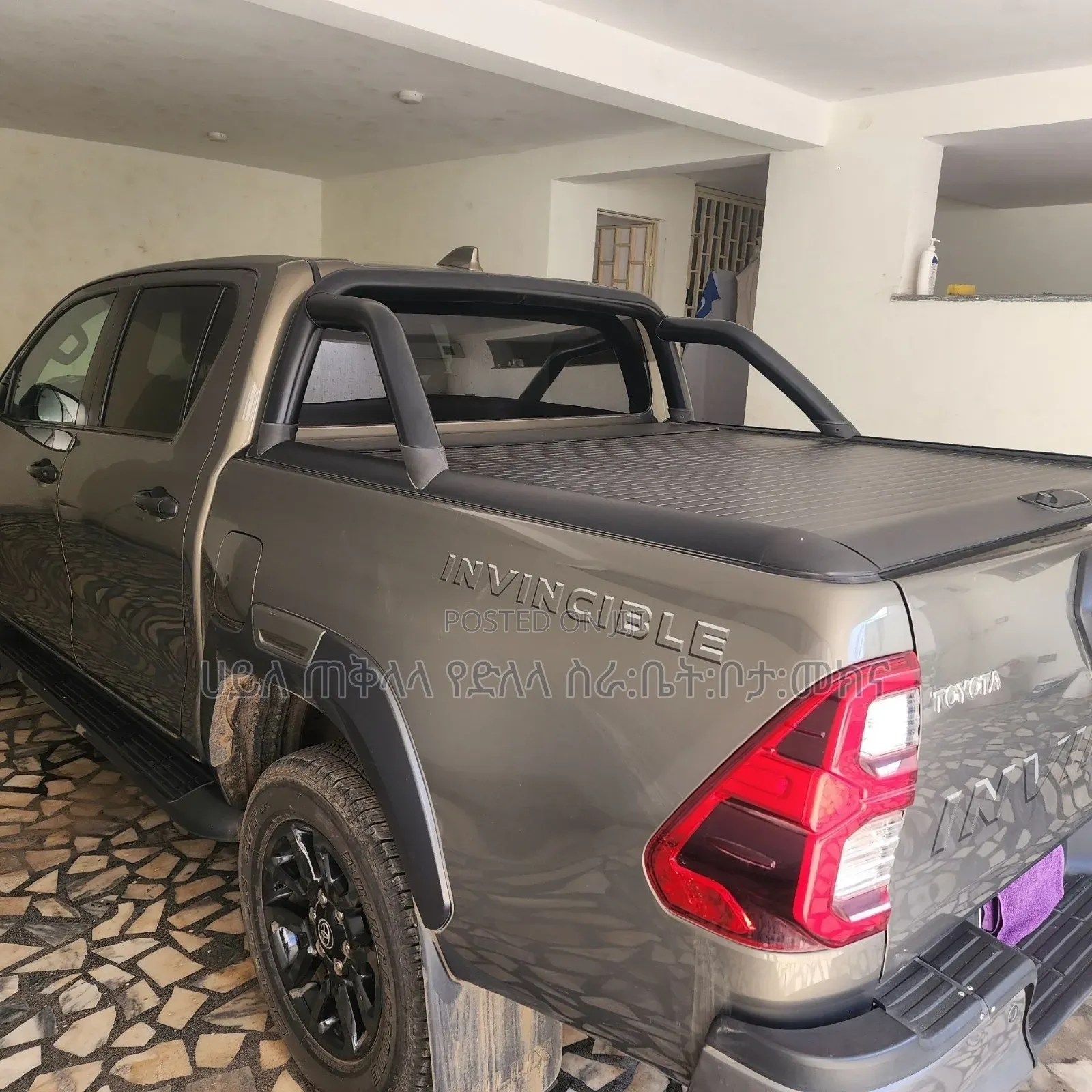 Toyota Hilux 2022 Orange