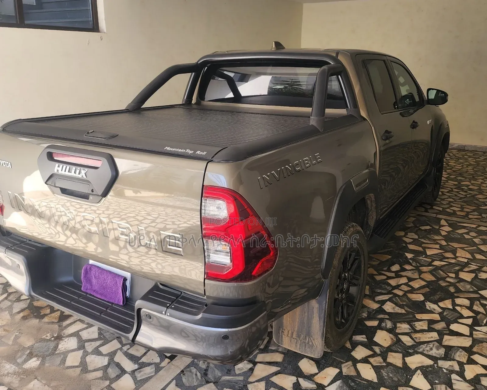 Toyota Hilux 2022 Orange