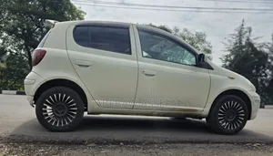 Toyota Vitz 2004 White