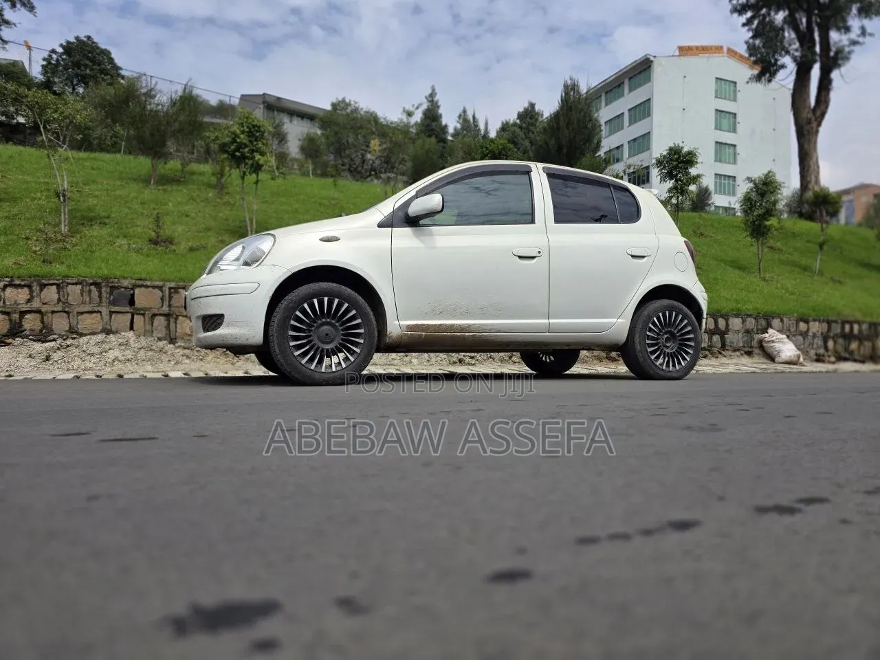 Toyota Vitz 2004 White