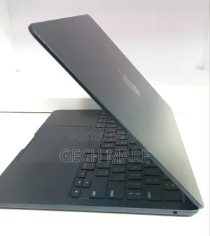 New Laptop Apple MacBook Pro 2021 M1 8GB Apple M1 Pro SSD 256GB