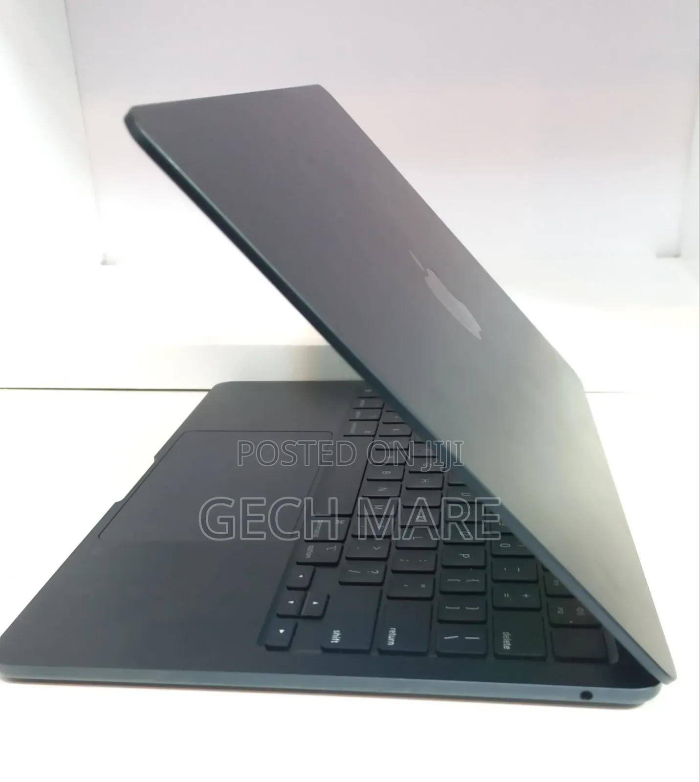 New Laptop Apple MacBook Pro 2021 M1 8GB Apple M1 Pro SSD 256GB