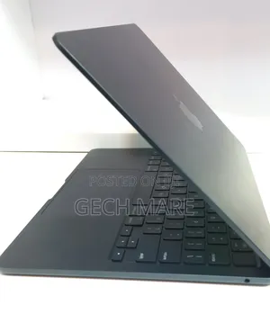 New Laptop Apple MacBook Pro 2021 M1 8GB Apple M1 Pro SSD 256GB