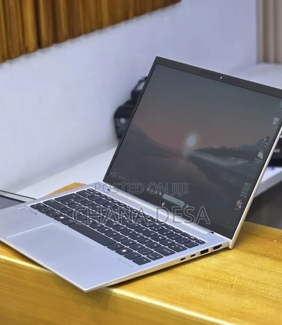 New Laptop HP Elitebook 830 G11 16GB Intel Core Ultra 7 SSD 512GB