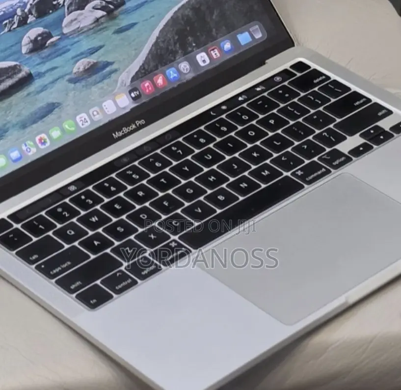 New Laptop Apple MacBook Pro 2020 32GB Intel Core i7 SSD 512GB