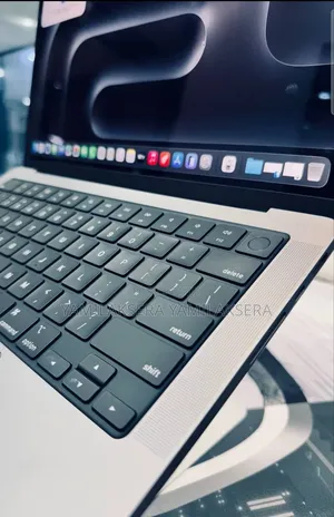 New Laptop Apple MacBook Pro 2021 M1 16GB Apple M1 SSD 512GB