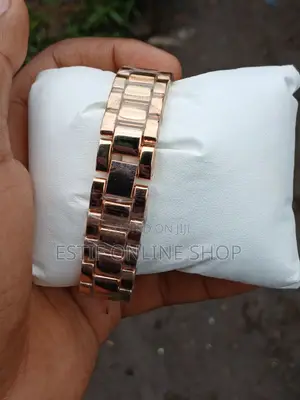 GEDI Women's Rose Gold Quartz Watch