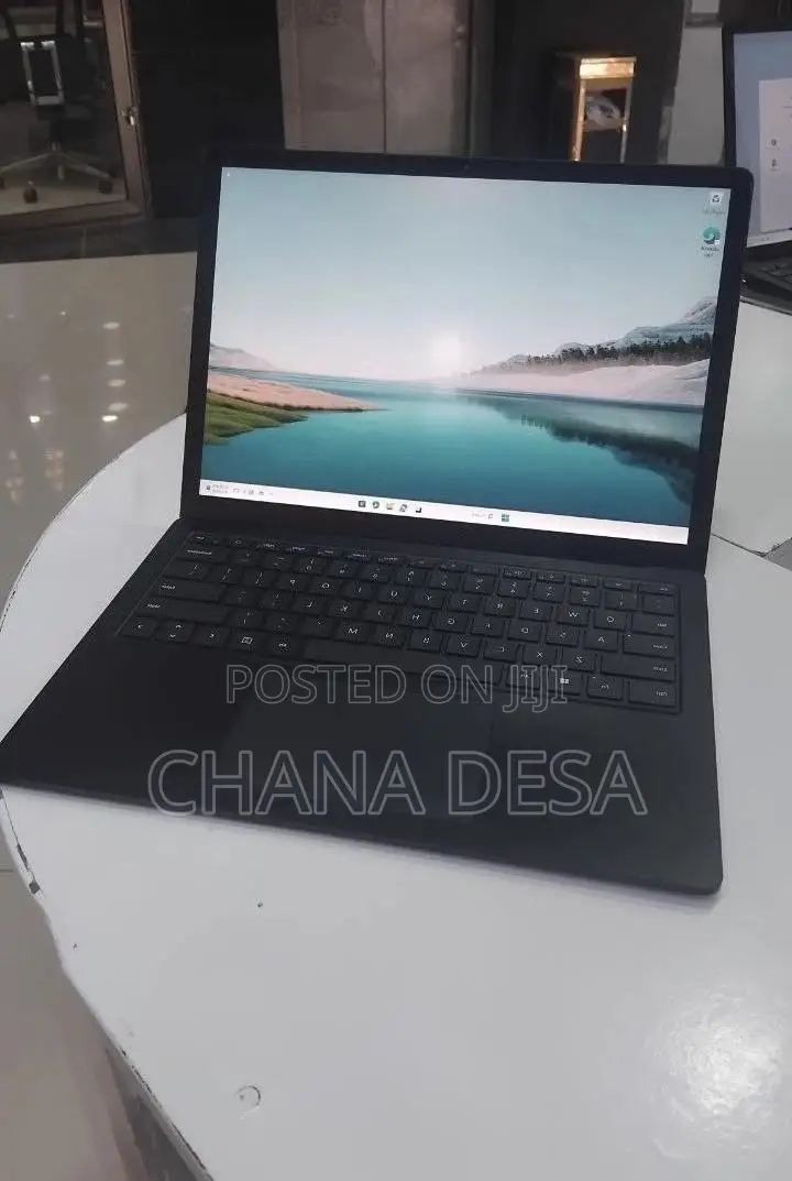 New Laptop Microsoft Surface Laptop 3 8GB Intel Core i5 SSD 256GB