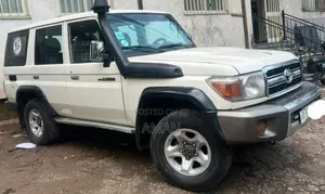 Toyota Land Cruiser 2017 White