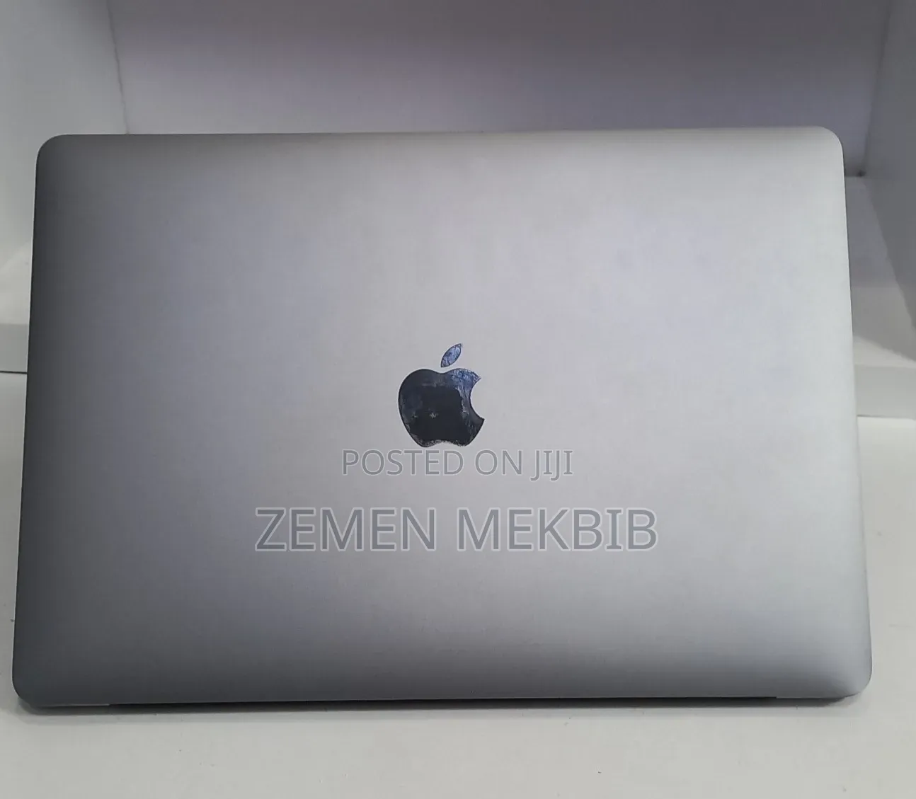 New Laptop Apple MacBook Pro 2020 8GB Apple M1 SSD 256GB