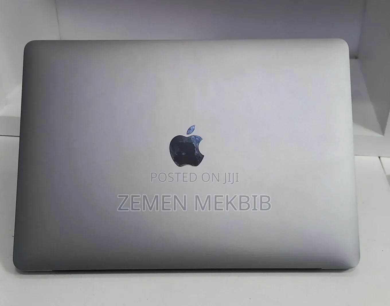 New Laptop Apple MacBook Pro 2020 8GB Apple M1 SSD 256GB