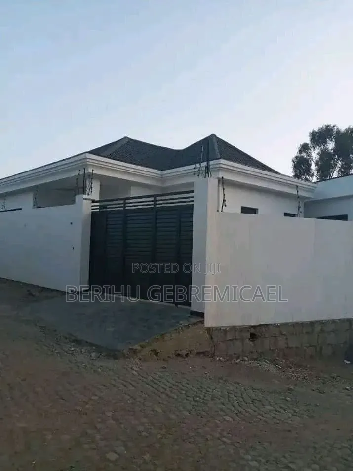 3bdrm Villa in ኣያት, Bole for rent