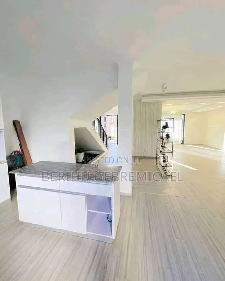 7bdrm House in ጣፎ, Yeka for sale