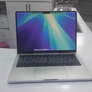 New Laptop Apple MacBook Pro 2024 M4 16GB Apple M4 Pro SSD 512GB