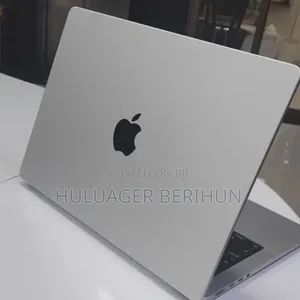 New Laptop Apple MacBook Pro 2024 M4 16GB Apple M4 Pro SSD 512GB