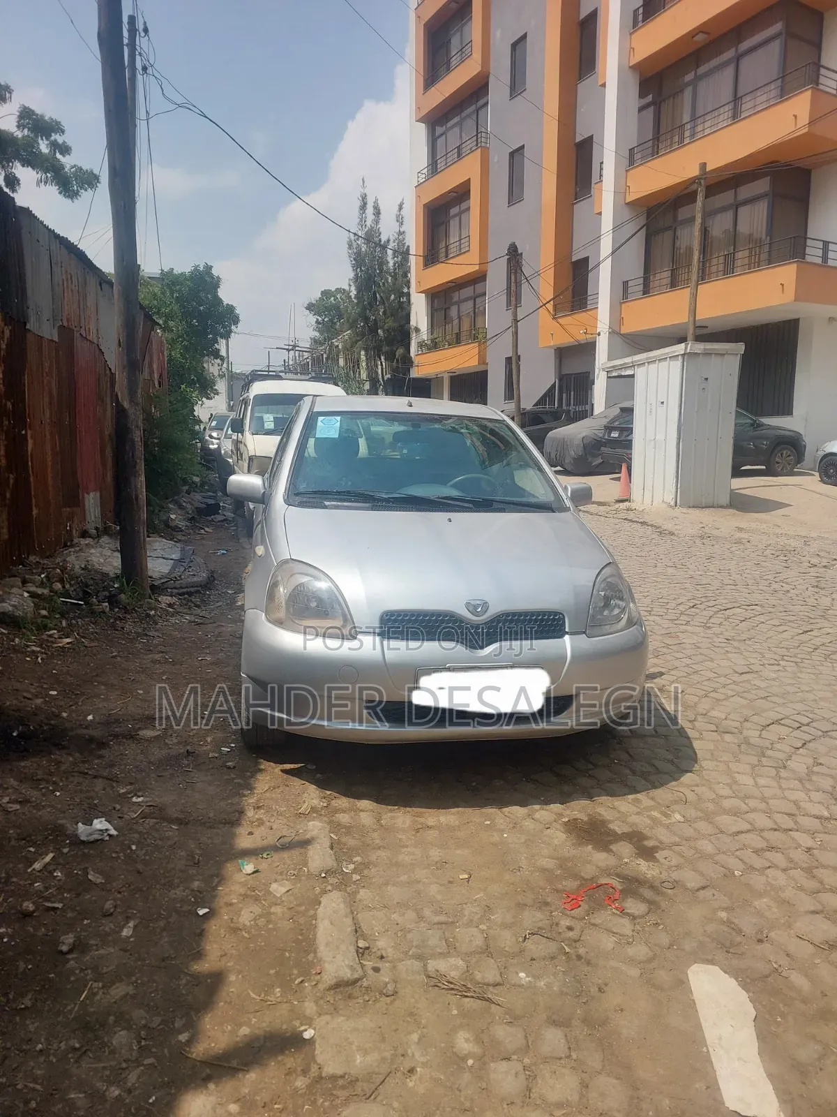 Toyota Vitz 2001 Silver