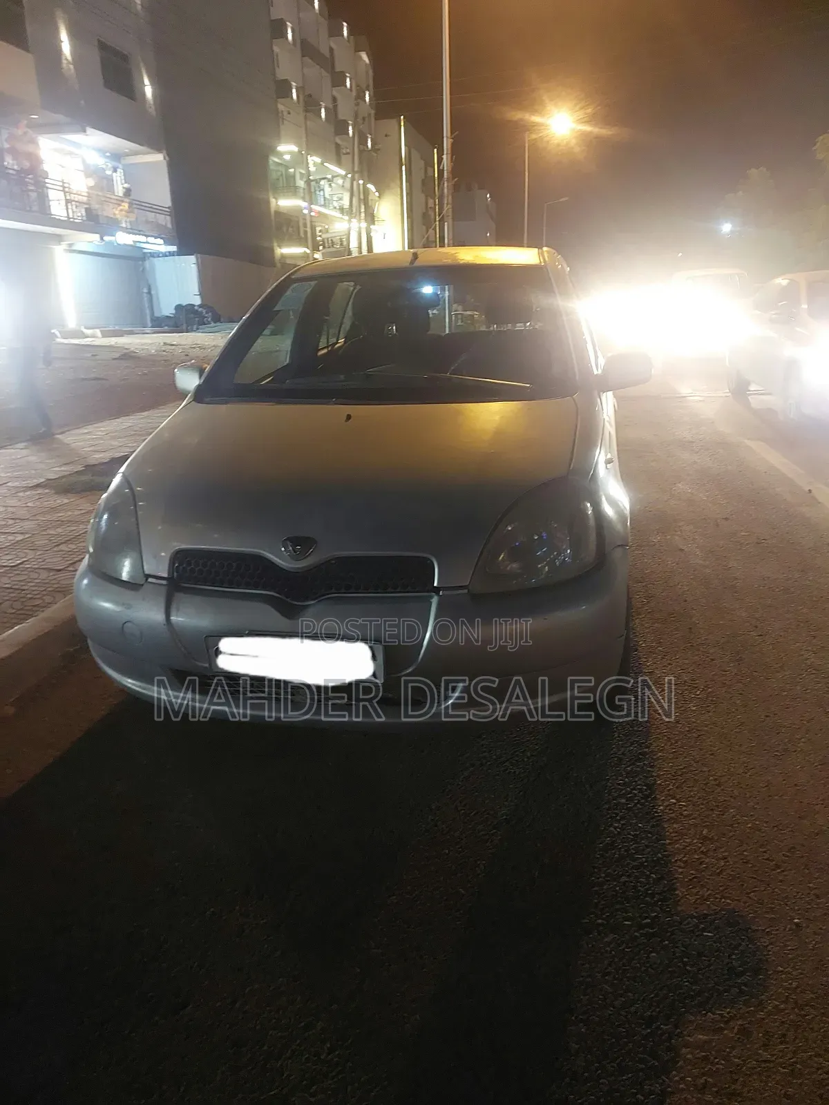 Toyota Vitz 2001 Silver
