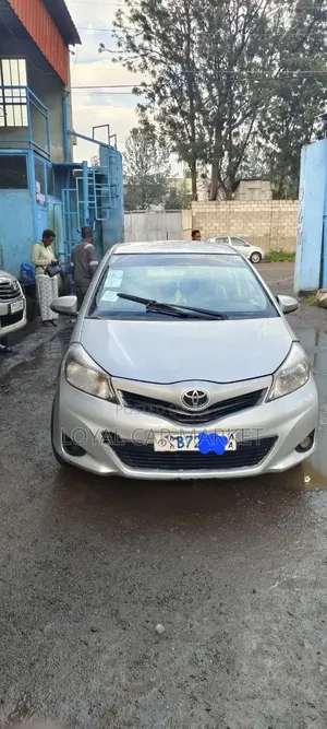 Toyota Yaris 2011 Silver