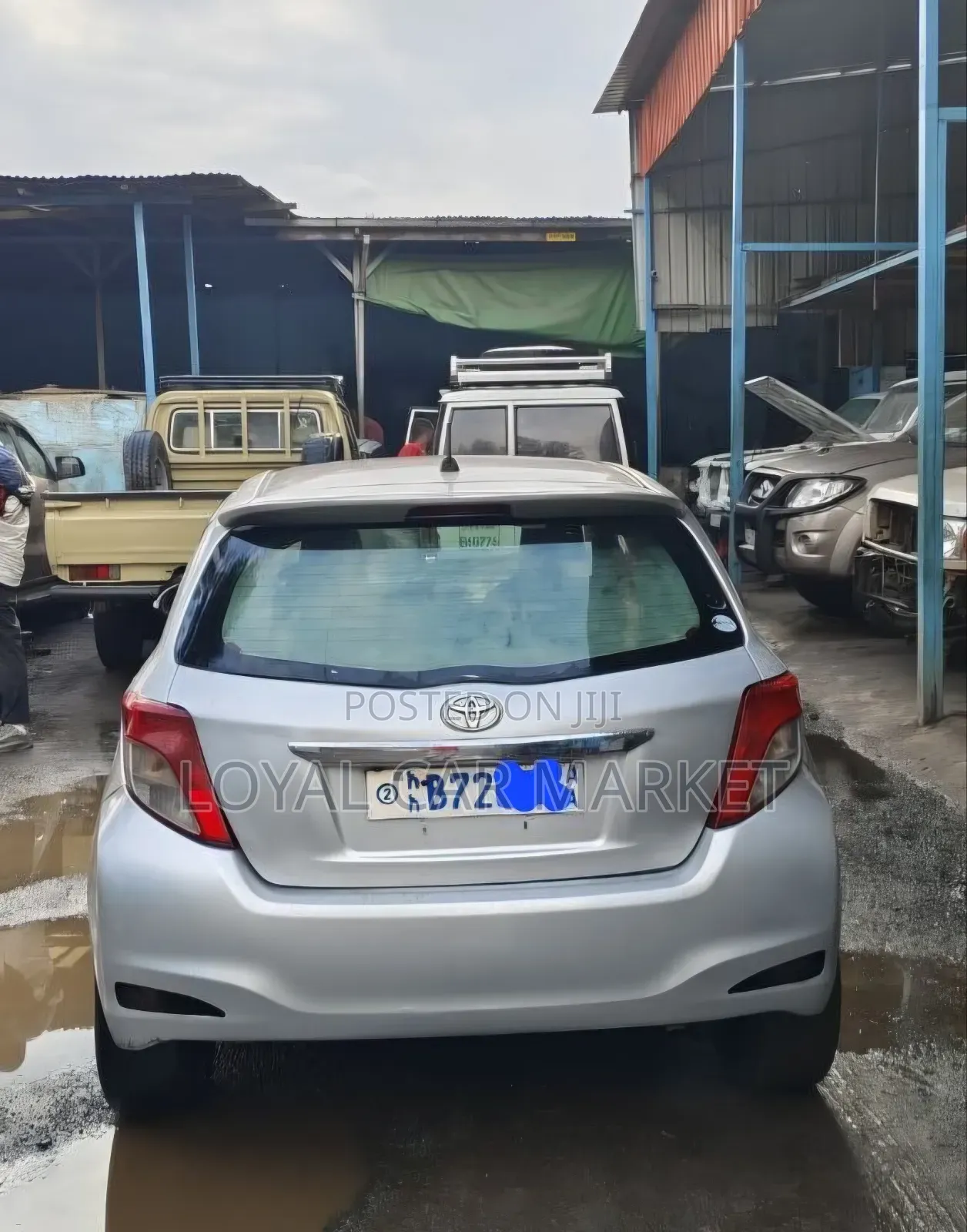 Toyota Yaris 2011 Silver