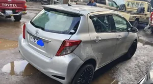 Toyota Yaris 2011 Silver