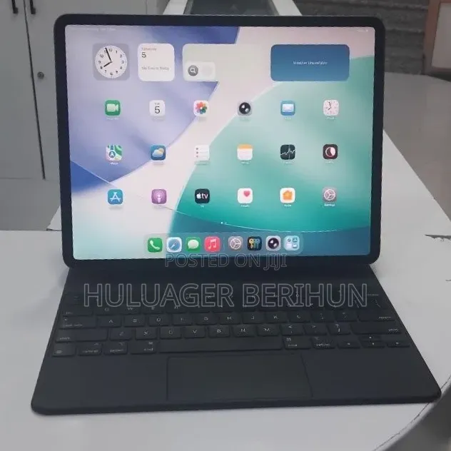 New Apple iPad 5 (2022) 256 GB Black