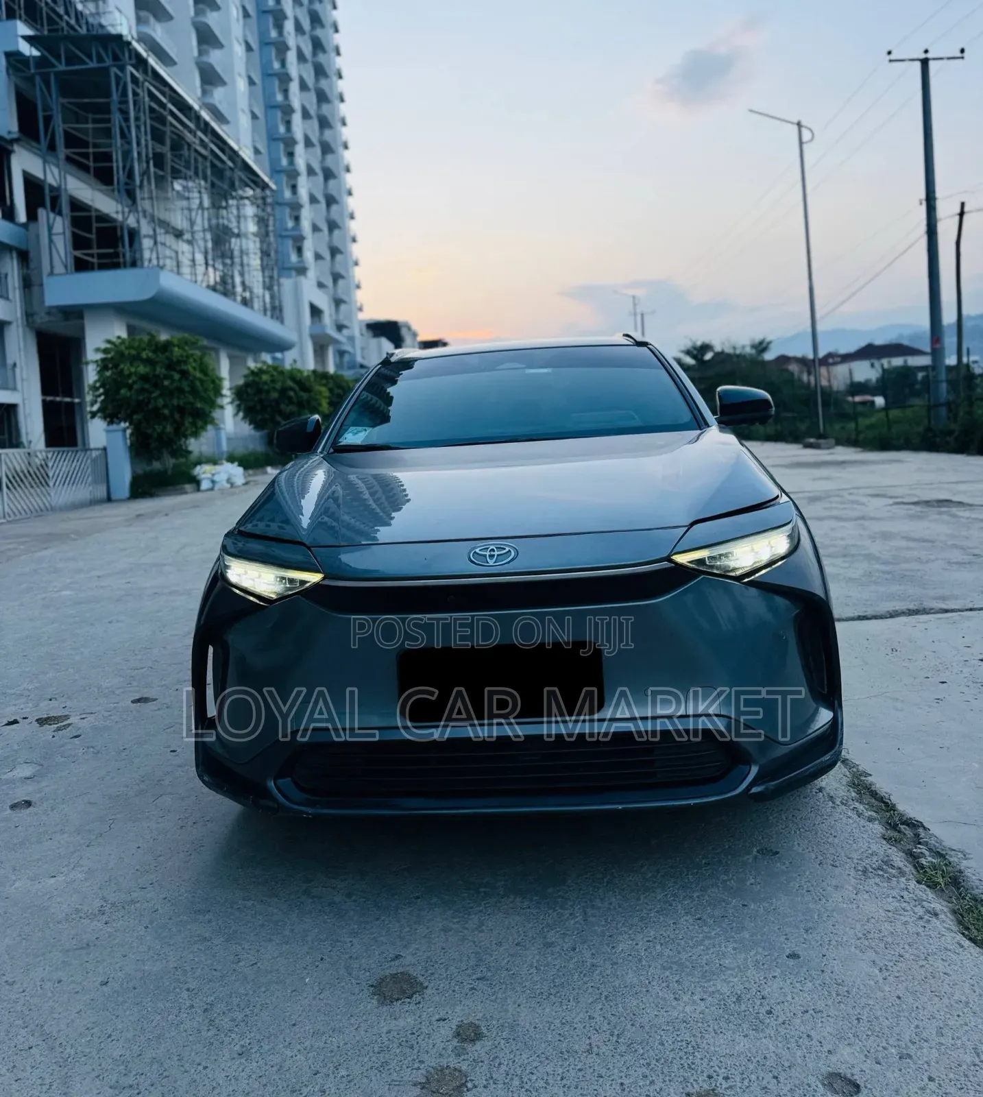Toyota bZ4X 2024 Gray