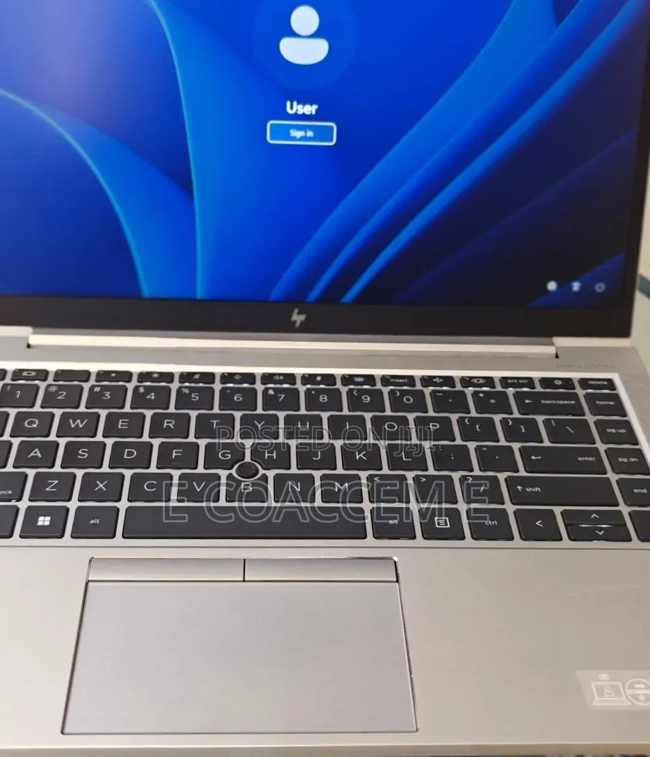 New Laptop HP 16GB AMD Ryzen 5 SSD 512GB