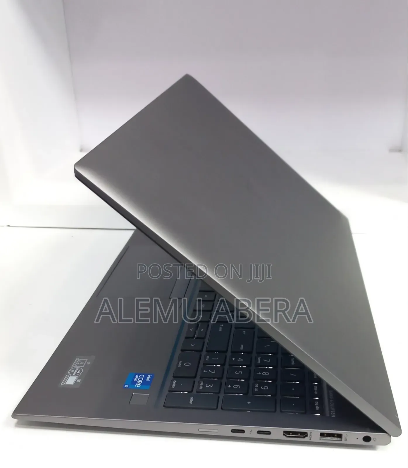 New Laptop HP ZBook Firefly G8 16GB Intel Core i7 SSD 512GB