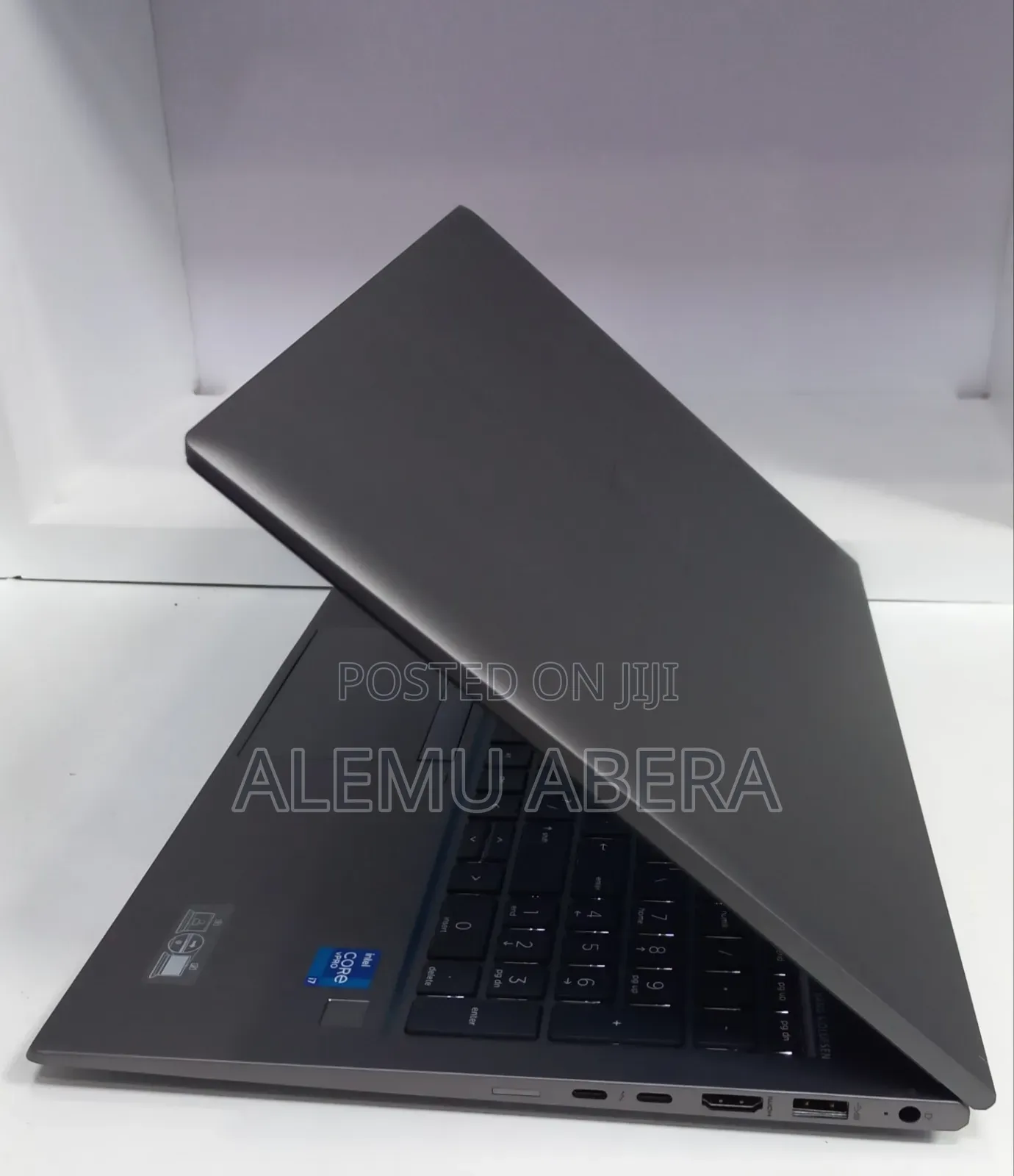 New Laptop HP ZBook Firefly G8 16GB Intel Core i7 SSD 512GB
