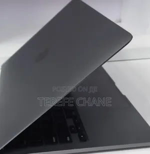 New Laptop Apple MacBook Pro 2020 M1 8GB Apple M1 Pro SSD 256GB