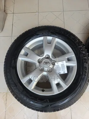 Pair of 17" OEM Toyota Alloy Wheels W/ 225/65r17 Yokohama Tires 5-Lug