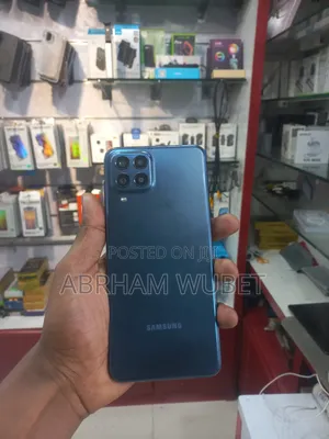 New Samsung Galaxy M33 128 GB Blue