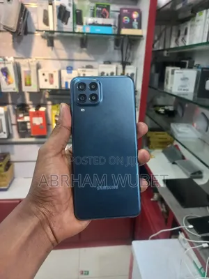 New Samsung Galaxy M33 128 GB Blue