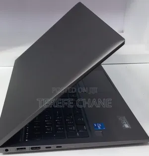 New Laptop HP ZBook Firefly G8 16GB Intel Core i7 SSD 512GB