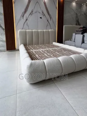 Tapisery Bed