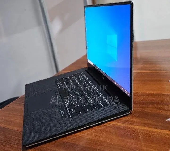 New Laptop Dell XPS 15 16GB Intel Core i7 SSD 512GB