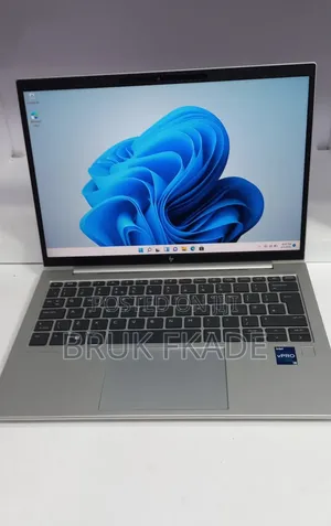 New Laptop HP EliteBook 830 G9 16GB Intel Core i5 SSD 512GB