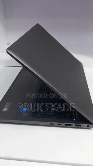 New Laptop HP ZBook Firefly G8 16GB Intel Core i7 SSD 512GB