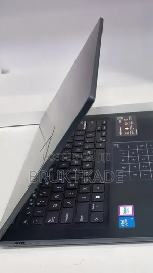 New Laptop HP ZBook Firefly G8 16GB Intel Core i7 SSD 512GB