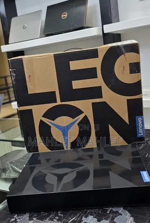 New Laptop Lenovo Legion Pro 7 32GB AMD Ryzen 9 SSD 1T