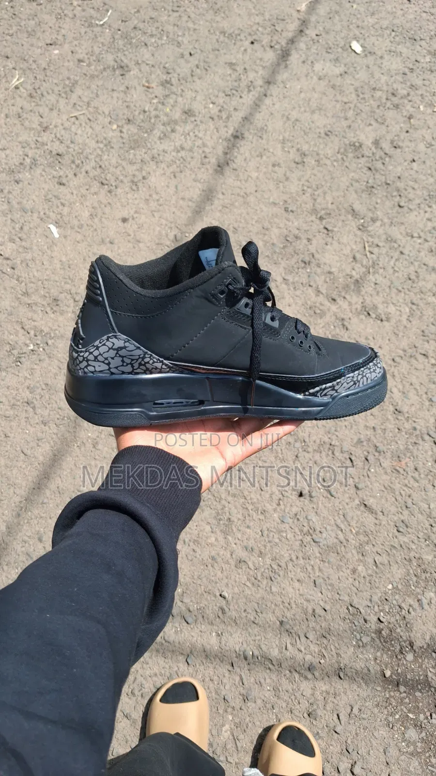 Clean Black Sneaker  Size 41