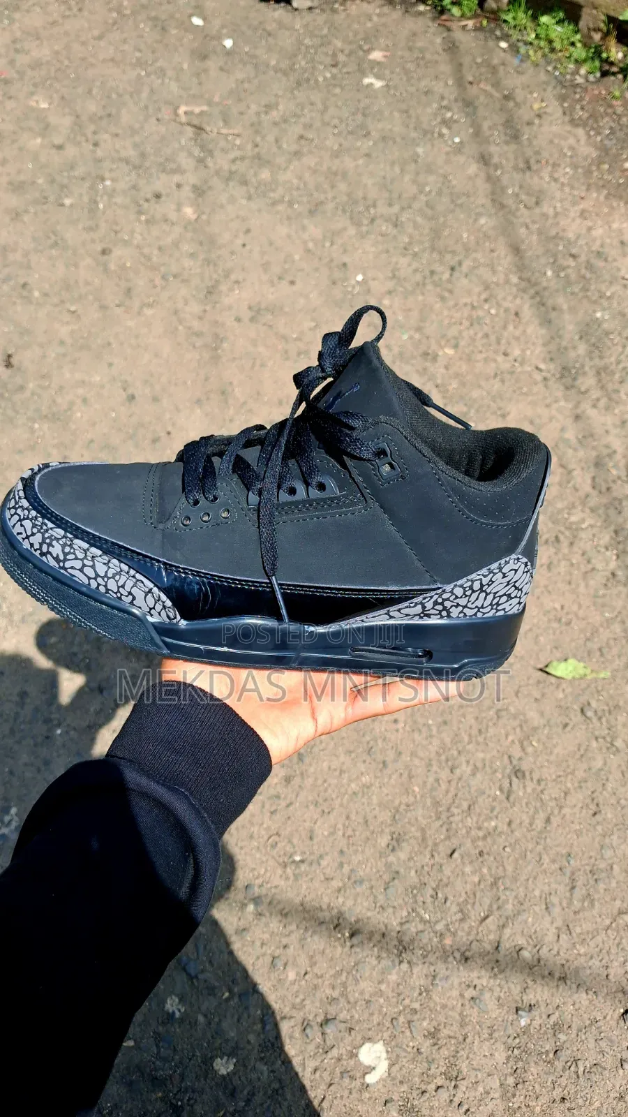Clean Black Sneaker  Size 41