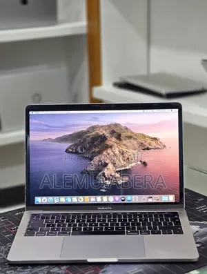 New Laptop Apple MacBook Pro 2019 16GB Intel Core i7 SSD 512GB