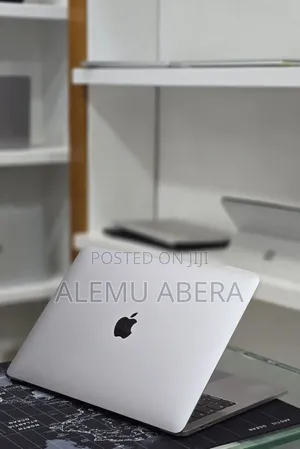 New Laptop Apple MacBook Pro 2019 16GB Intel Core i7 SSD 512GB
